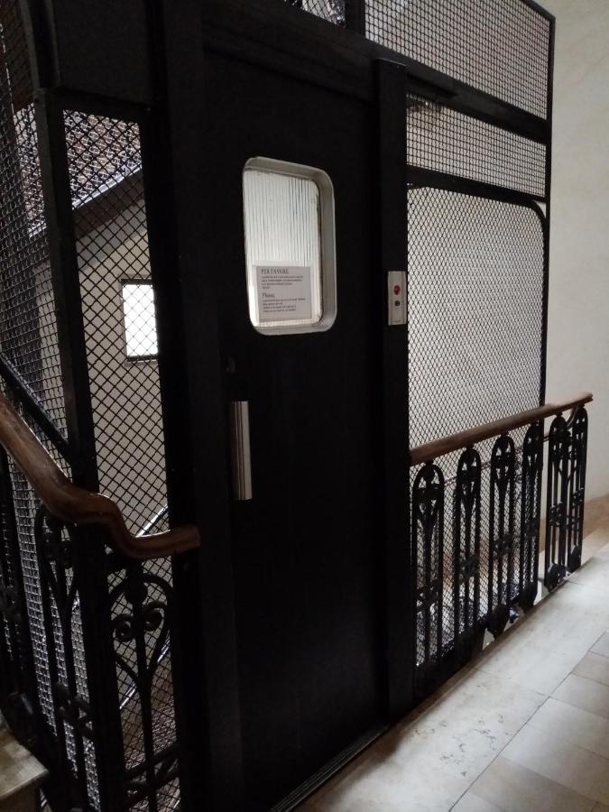 Guesthouse City Center Бари Экстерьер фото